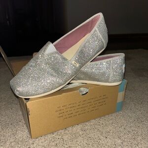 New never worn glitter Toms